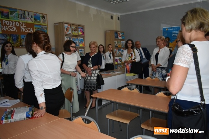 Zdjęcie w galerii na portalu naszwodzislaw.com: Przedsiębiorczość zaczyna się w szkole. VI Szkolne Forum Przedsiębiorczości w wodzisławskim Ekonomiku [FOTO] wiadomości z regionu