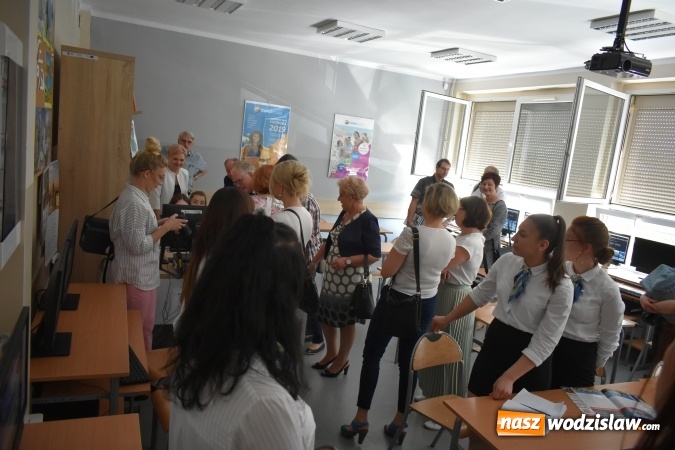 Zdjęcie w galerii na portalu naszwodzislaw.com: Przedsiębiorczość zaczyna się w szkole. VI Szkolne Forum Przedsiębiorczości w wodzisławskim Ekonomiku [FOTO] wiadomości z regionu