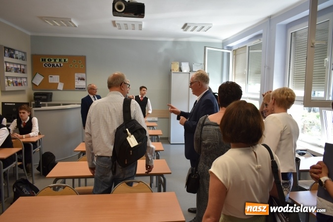 Zdjęcie w galerii na portalu naszwodzislaw.com: Przedsiębiorczość zaczyna się w szkole. VI Szkolne Forum Przedsiębiorczości w wodzisławskim Ekonomiku [FOTO] wiadomości z regionu