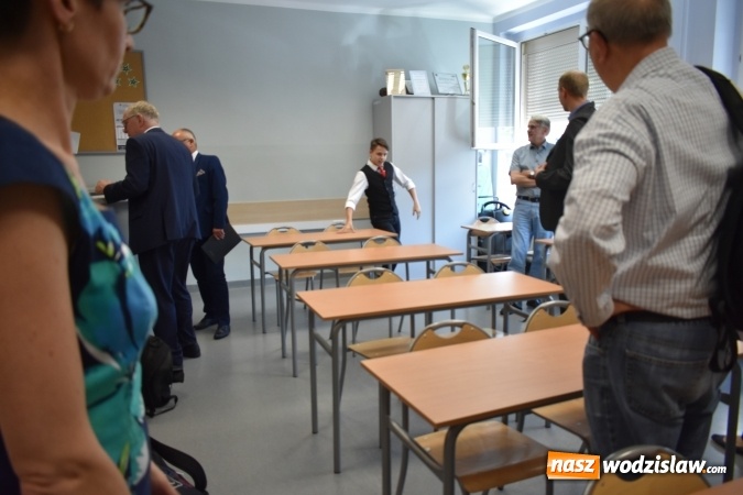 Zdjęcie w galerii na portalu naszwodzislaw.com: Przedsiębiorczość zaczyna się w szkole. VI Szkolne Forum Przedsiębiorczości w wodzisławskim Ekonomiku [FOTO] wiadomości z regionu