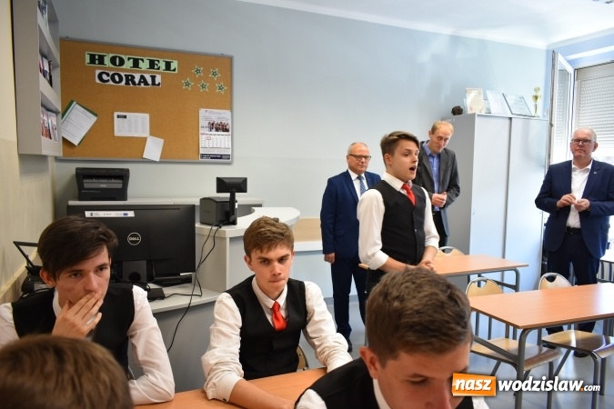 Zdjęcie w galerii na portalu naszwodzislaw.com: Przedsiębiorczość zaczyna się w szkole. VI Szkolne Forum Przedsiębiorczości w wodzisławskim Ekonomiku [FOTO] wiadomości z regionu