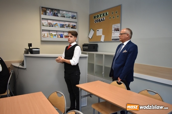 Zdjęcie w galerii na portalu naszwodzislaw.com: Przedsiębiorczość zaczyna się w szkole. VI Szkolne Forum Przedsiębiorczości w wodzisławskim Ekonomiku [FOTO] wiadomości z regionu