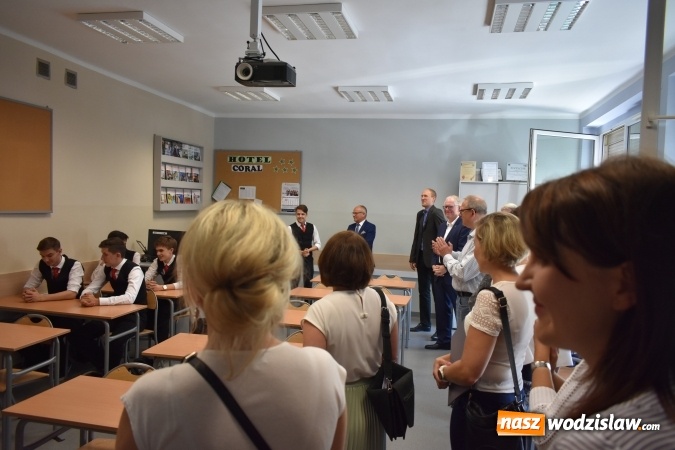 Zdjęcie w galerii na portalu naszwodzislaw.com: Przedsiębiorczość zaczyna się w szkole. VI Szkolne Forum Przedsiębiorczości w wodzisławskim Ekonomiku [FOTO] wiadomości z regionu