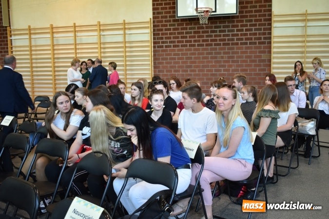 Zdjęcie w galerii na portalu naszwodzislaw.com: Przedsiębiorczość zaczyna się w szkole. VI Szkolne Forum Przedsiębiorczości w wodzisławskim Ekonomiku [FOTO] wiadomości z regionu