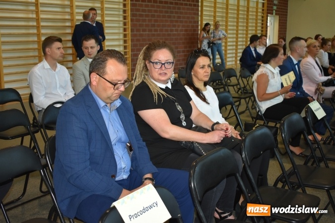 Zdjęcie w galerii na portalu naszwodzislaw.com: Przedsiębiorczość zaczyna się w szkole. VI Szkolne Forum Przedsiębiorczości w wodzisławskim Ekonomiku [FOTO] wiadomości z regionu