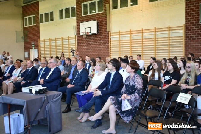 Zdjęcie w galerii na portalu naszwodzislaw.com: Przedsiębiorczość zaczyna się w szkole. VI Szkolne Forum Przedsiębiorczości w wodzisławskim Ekonomiku [FOTO] wiadomości z regionu