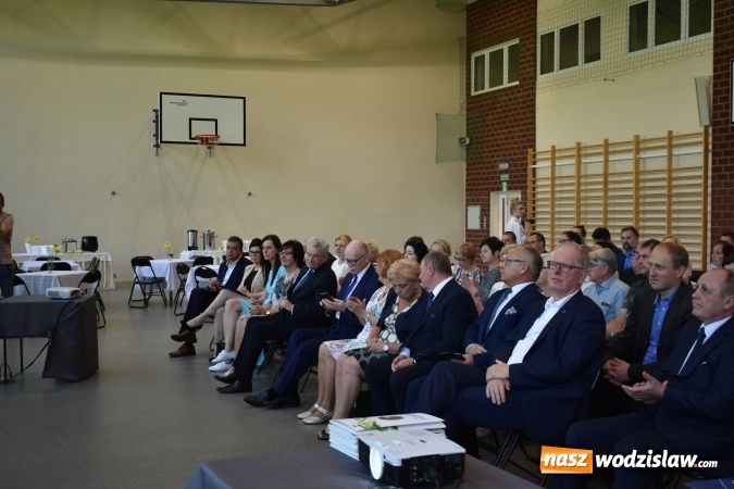 Zdjęcie w galerii na portalu naszwodzislaw.com: Przedsiębiorczość zaczyna się w szkole. VI Szkolne Forum Przedsiębiorczości w wodzisławskim Ekonomiku [FOTO] wiadomości z regionu