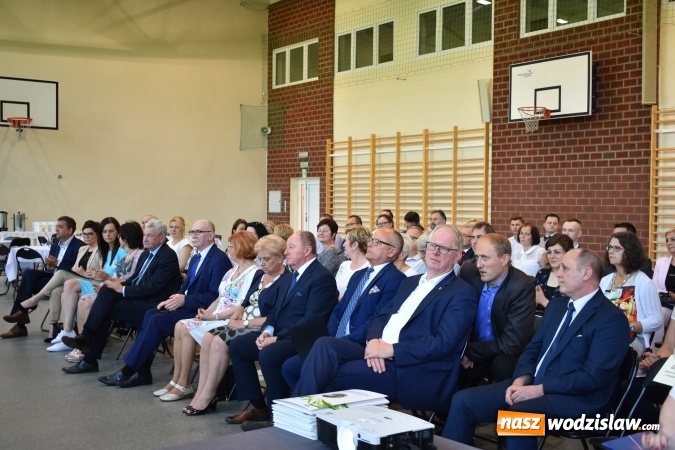 Zdjęcie w galerii na portalu naszwodzislaw.com: Przedsiębiorczość zaczyna się w szkole. VI Szkolne Forum Przedsiębiorczości w wodzisławskim Ekonomiku [FOTO] wiadomości z regionu