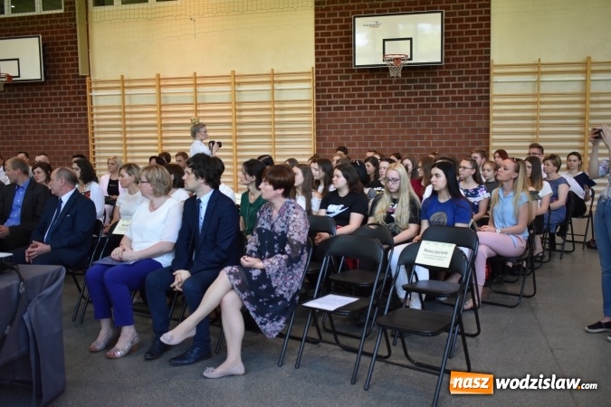 Zdjęcie w galerii na portalu naszwodzislaw.com: Przedsiębiorczość zaczyna się w szkole. VI Szkolne Forum Przedsiębiorczości w wodzisławskim Ekonomiku [FOTO] wiadomości z regionu