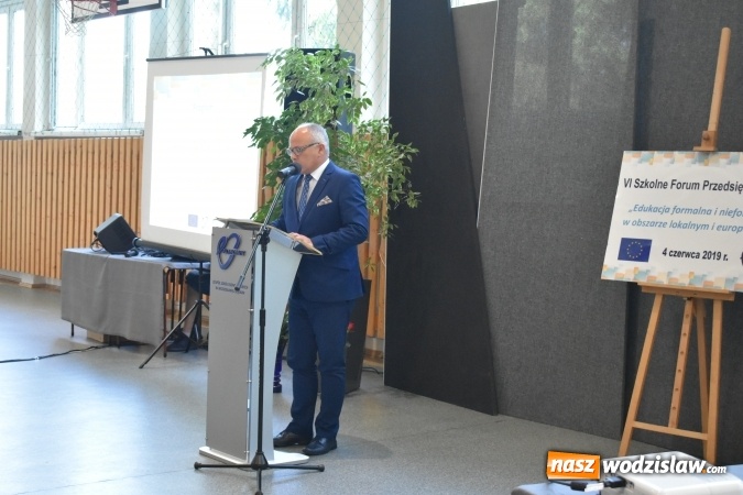 Zdjęcie w galerii na portalu naszwodzislaw.com: Przedsiębiorczość zaczyna się w szkole. VI Szkolne Forum Przedsiębiorczości w wodzisławskim Ekonomiku [FOTO] wiadomości z regionu