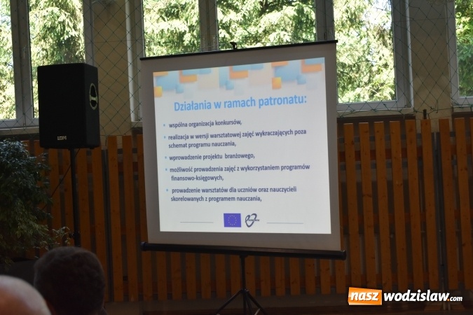 Zdjęcie w galerii na portalu naszwodzislaw.com: Przedsiębiorczość zaczyna się w szkole. VI Szkolne Forum Przedsiębiorczości w wodzisławskim Ekonomiku [FOTO] wiadomości z regionu