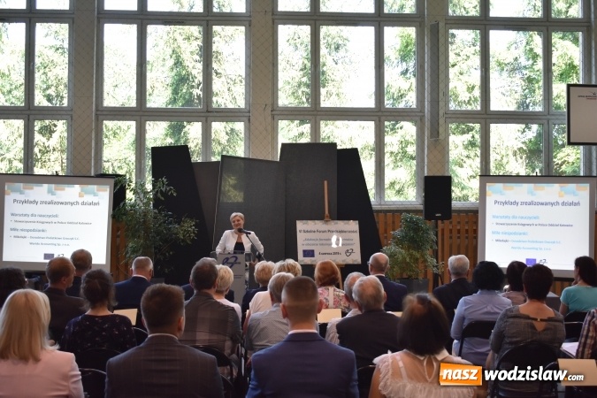 Zdjęcie w galerii na portalu naszwodzislaw.com: Przedsiębiorczość zaczyna się w szkole. VI Szkolne Forum Przedsiębiorczości w wodzisławskim Ekonomiku [FOTO] wiadomości z regionu
