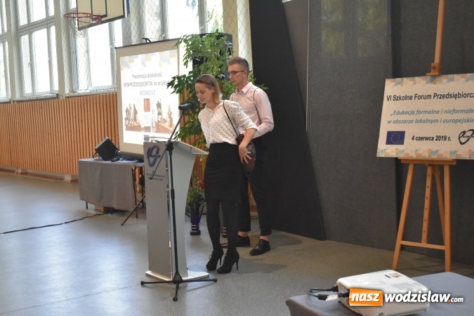 Zdjęcie w galerii na portalu naszwodzislaw.com: Przedsiębiorczość zaczyna się w szkole. VI Szkolne Forum Przedsiębiorczości w wodzisławskim Ekonomiku [FOTO] wiadomości z regionu
