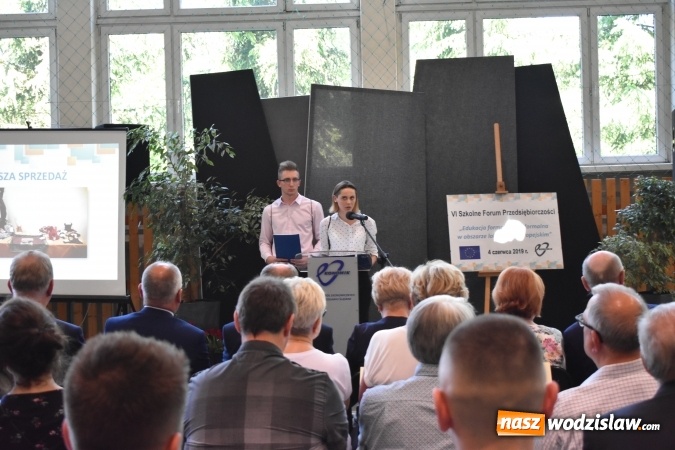 Zdjęcie w galerii na portalu naszwodzislaw.com: Przedsiębiorczość zaczyna się w szkole. VI Szkolne Forum Przedsiębiorczości w wodzisławskim Ekonomiku [FOTO] wiadomości z regionu