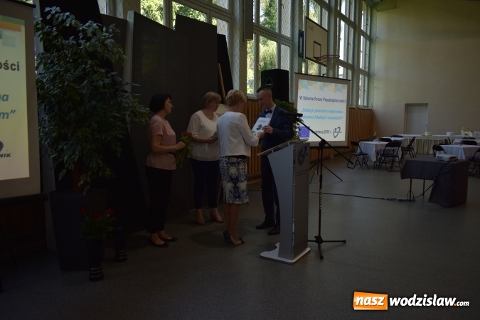 Zdjęcie w galerii na portalu naszwodzislaw.com: Przedsiębiorczość zaczyna się w szkole. VI Szkolne Forum Przedsiębiorczości w wodzisławskim Ekonomiku [FOTO] wiadomości z regionu