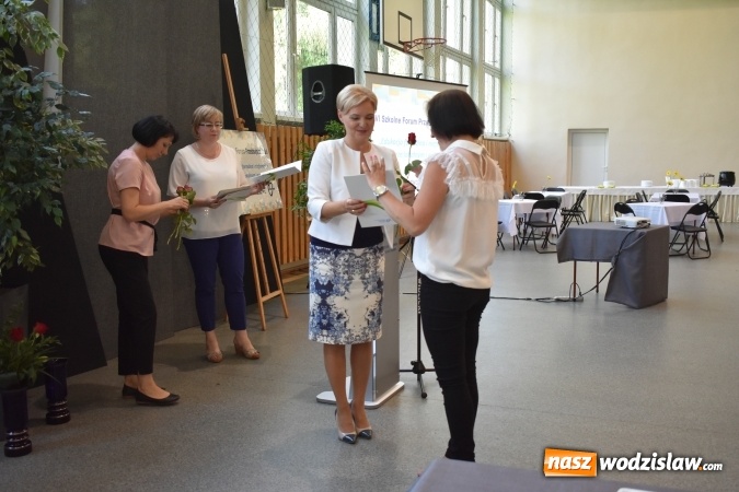 Zdjęcie w galerii na portalu naszwodzislaw.com: Przedsiębiorczość zaczyna się w szkole. VI Szkolne Forum Przedsiębiorczości w wodzisławskim Ekonomiku [FOTO] wiadomości z regionu