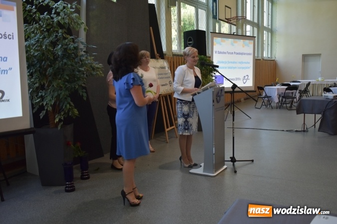 Zdjęcie w galerii na portalu naszwodzislaw.com: Przedsiębiorczość zaczyna się w szkole. VI Szkolne Forum Przedsiębiorczości w wodzisławskim Ekonomiku [FOTO] wiadomości z regionu
