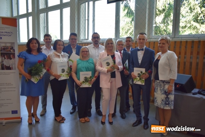 Zdjęcie w galerii na portalu naszwodzislaw.com: Przedsiębiorczość zaczyna się w szkole. VI Szkolne Forum Przedsiębiorczości w wodzisławskim Ekonomiku [FOTO] wiadomości z regionu