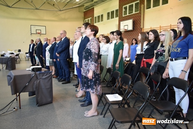 Zdjęcie w galerii na portalu naszwodzislaw.com: Przedsiębiorczość zaczyna się w szkole. VI Szkolne Forum Przedsiębiorczości w wodzisławskim Ekonomiku [FOTO] wiadomości z regionu