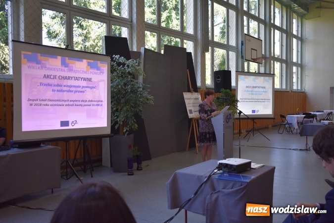 Zdjęcie w galerii na portalu naszwodzislaw.com: Przedsiębiorczość zaczyna się w szkole. VI Szkolne Forum Przedsiębiorczości w wodzisławskim Ekonomiku [FOTO] wiadomości z regionu