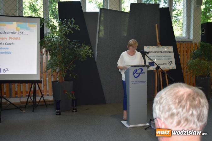 Zdjęcie w galerii na portalu naszwodzislaw.com: Przedsiębiorczość zaczyna się w szkole. VI Szkolne Forum Przedsiębiorczości w wodzisławskim Ekonomiku [FOTO] wiadomości z regionu
