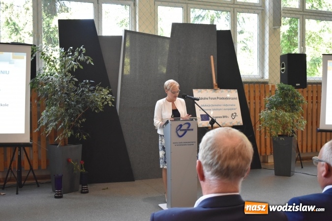 Zdjęcie w galerii na portalu naszwodzislaw.com: Przedsiębiorczość zaczyna się w szkole. VI Szkolne Forum Przedsiębiorczości w wodzisławskim Ekonomiku [FOTO] wiadomości z regionu