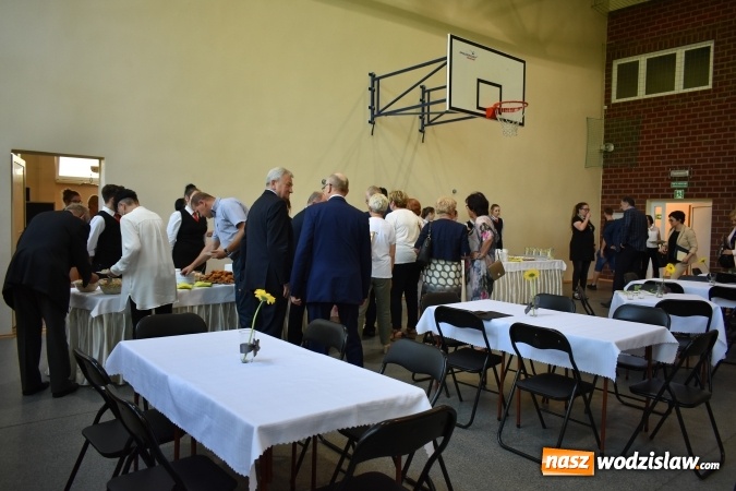 Zdjęcie w galerii na portalu naszwodzislaw.com: Przedsiębiorczość zaczyna się w szkole. VI Szkolne Forum Przedsiębiorczości w wodzisławskim Ekonomiku [FOTO] wiadomości z regionu