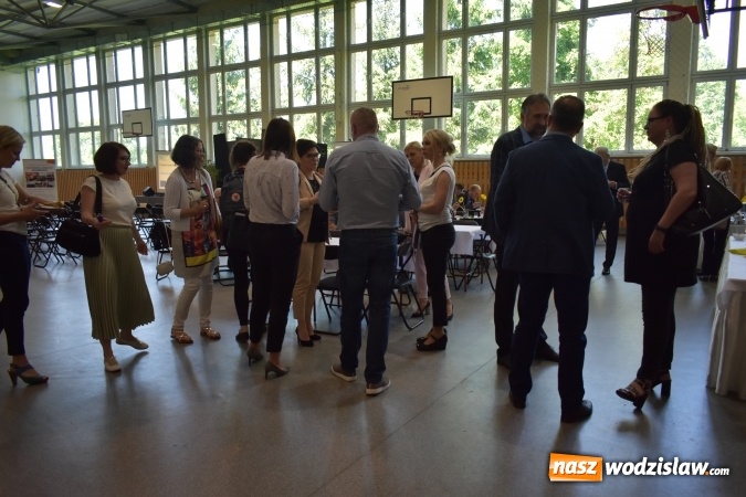 Zdjęcie w galerii na portalu naszwodzislaw.com: Przedsiębiorczość zaczyna się w szkole. VI Szkolne Forum Przedsiębiorczości w wodzisławskim Ekonomiku [FOTO] wiadomości z regionu