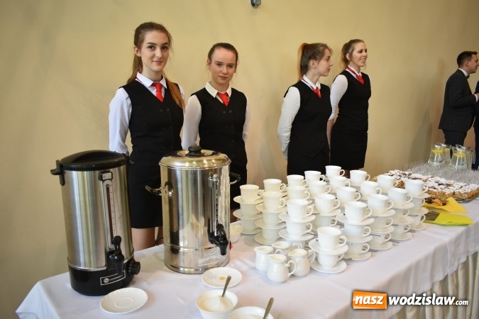 Zdjęcie w galerii na portalu naszwodzislaw.com: Przedsiębiorczość zaczyna się w szkole. VI Szkolne Forum Przedsiębiorczości w wodzisławskim Ekonomiku [FOTO] wiadomości z regionu