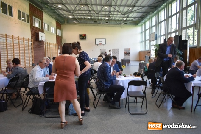 Zdjęcie w galerii na portalu naszwodzislaw.com: Przedsiębiorczość zaczyna się w szkole. VI Szkolne Forum Przedsiębiorczości w wodzisławskim Ekonomiku [FOTO] wiadomości z regionu