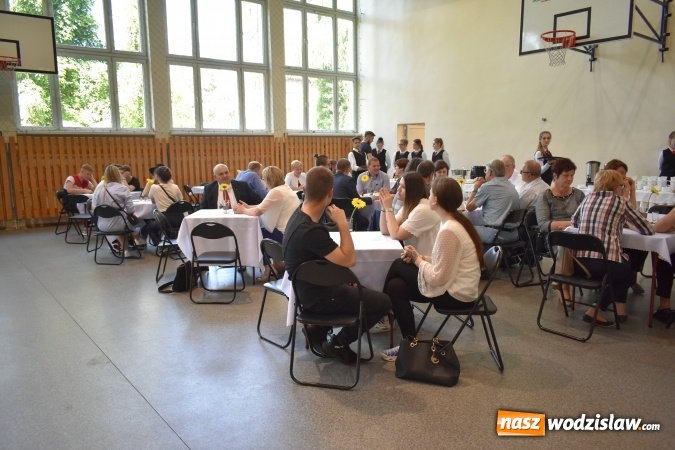 Zdjęcie w galerii na portalu naszwodzislaw.com: Przedsiębiorczość zaczyna się w szkole. VI Szkolne Forum Przedsiębiorczości w wodzisławskim Ekonomiku [FOTO] wiadomości z regionu
