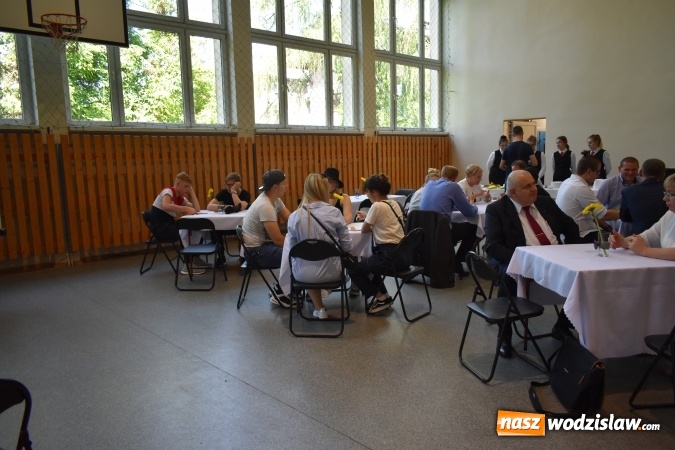 Zdjęcie w galerii na portalu naszwodzislaw.com: Przedsiębiorczość zaczyna się w szkole. VI Szkolne Forum Przedsiębiorczości w wodzisławskim Ekonomiku [FOTO] wiadomości z regionu
