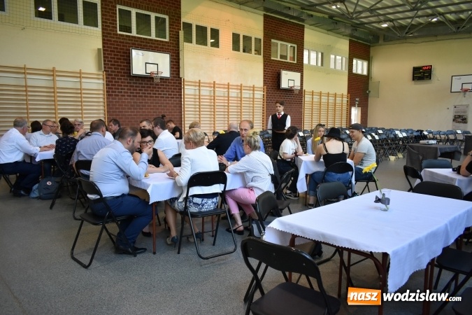 Zdjęcie w galerii na portalu naszwodzislaw.com: Przedsiębiorczość zaczyna się w szkole. VI Szkolne Forum Przedsiębiorczości w wodzisławskim Ekonomiku [FOTO] wiadomości z regionu