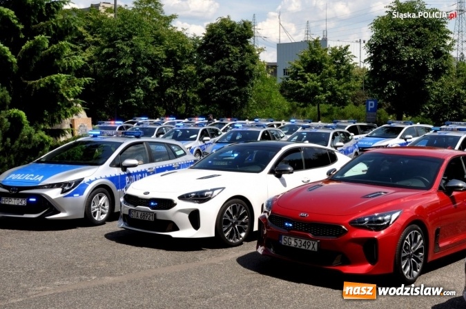Zdjęcie w galerii na portalu naszwodzislaw.com: 54 hybrydy zasiliły flotę Śląskiej Policji [FOTO] wiadomości z regionu