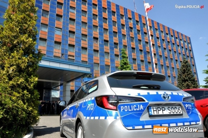 Zdjęcie w galerii na portalu naszwodzislaw.com: 54 hybrydy zasiliły flotę Śląskiej Policji [FOTO] wiadomości z regionu