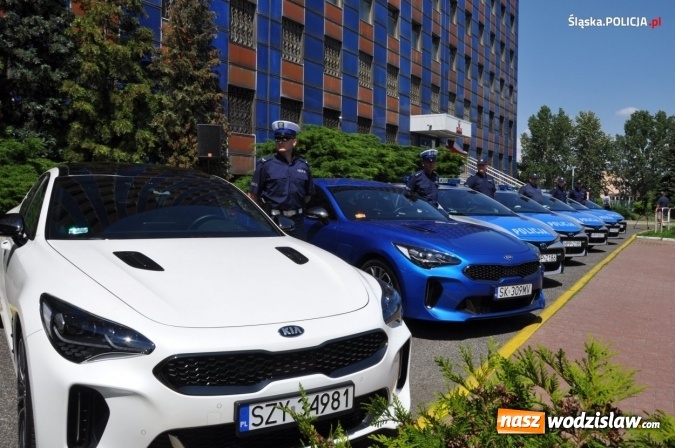 Zdjęcie w galerii na portalu naszwodzislaw.com: 54 hybrydy zasiliły flotę Śląskiej Policji [FOTO] wiadomości z regionu