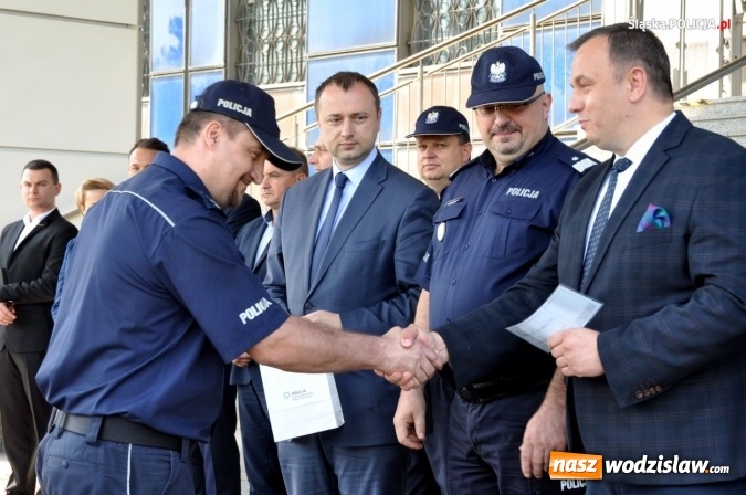 Zdjęcie w galerii na portalu naszwodzislaw.com: 54 hybrydy zasiliły flotę Śląskiej Policji [FOTO] wiadomości z regionu