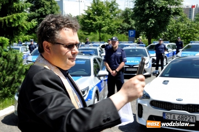 Zdjęcie w galerii na portalu naszwodzislaw.com: 54 hybrydy zasiliły flotę Śląskiej Policji [FOTO] wiadomości z regionu