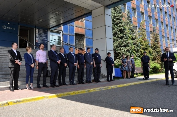 Zdjęcie w galerii na portalu naszwodzislaw.com: 54 hybrydy zasiliły flotę Śląskiej Policji [FOTO] wiadomości z regionu