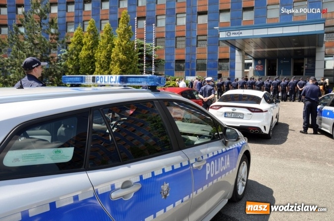 Zdjęcie w galerii na portalu naszwodzislaw.com: 54 hybrydy zasiliły flotę Śląskiej Policji [FOTO] wiadomości z regionu