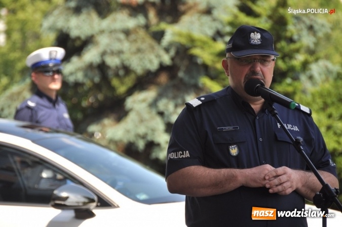 Zdjęcie w galerii na portalu naszwodzislaw.com: 54 hybrydy zasiliły flotę Śląskiej Policji [FOTO] wiadomości z regionu