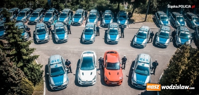Zdjęcie w galerii na portalu naszwodzislaw.com: 54 hybrydy zasiliły flotę Śląskiej Policji [FOTO] wiadomości z regionu