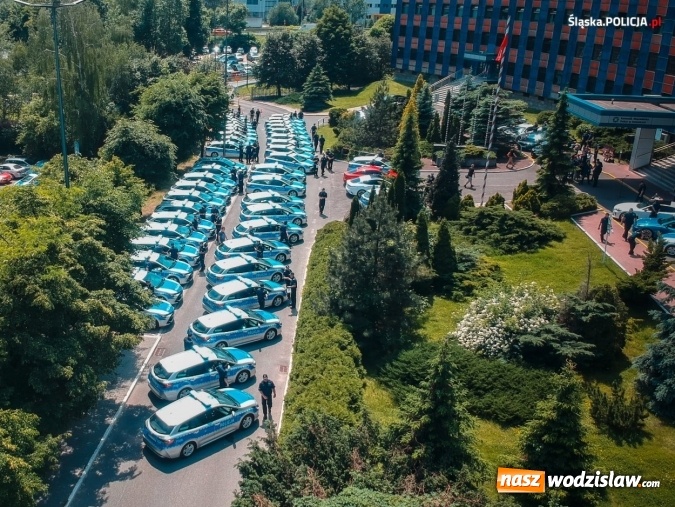 Zdjęcie w galerii na portalu naszwodzislaw.com: 54 hybrydy zasiliły flotę Śląskiej Policji [FOTO] wiadomości z regionu