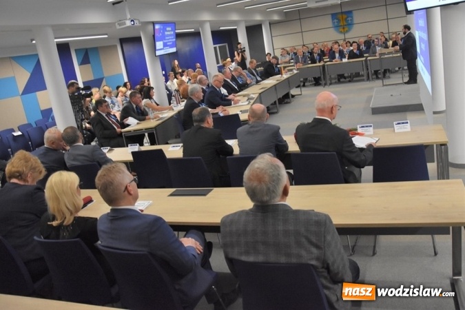 Zdjęcie w galerii na portalu naszwodzislaw.com: Pamiątkowy mural na piętnastą rocznicę wstąpienia Polski do UE [FOTO i WIDEO] wiadomości z regionu