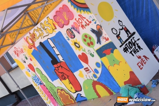 Zdjęcie w galerii na portalu naszwodzislaw.com: Pamiątkowy mural na piętnastą rocznicę wstąpienia Polski do UE [FOTO i WIDEO] wiadomości z regionu