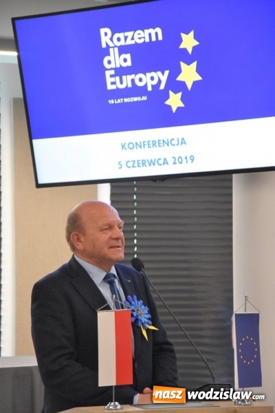 Zdjęcie w galerii na portalu naszwodzislaw.com: Pamiątkowy mural na piętnastą rocznicę wstąpienia Polski do UE [FOTO i WIDEO] wiadomości z regionu