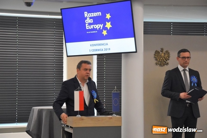 Zdjęcie w galerii na portalu naszwodzislaw.com: Pamiątkowy mural na piętnastą rocznicę wstąpienia Polski do UE [FOTO i WIDEO] wiadomości z regionu