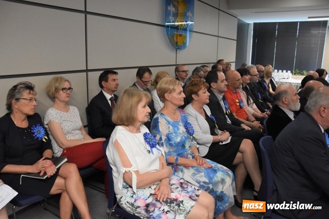 Zdjęcie w galerii na portalu naszwodzislaw.com: Pamiątkowy mural na piętnastą rocznicę wstąpienia Polski do UE [FOTO i WIDEO] wiadomości z regionu