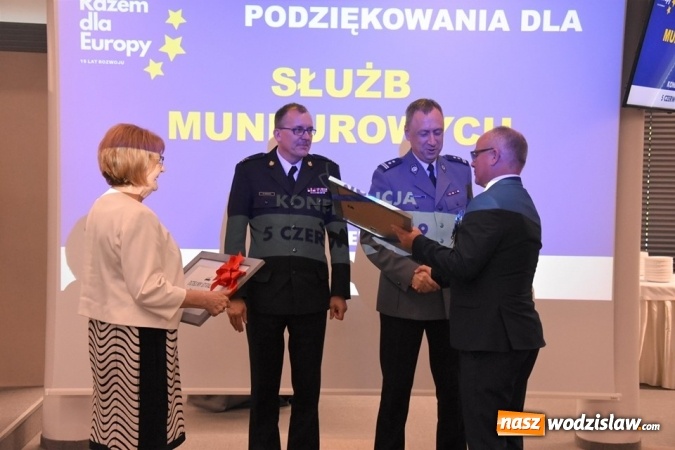 Zdjęcie w galerii na portalu naszwodzislaw.com: Pamiątkowy mural na piętnastą rocznicę wstąpienia Polski do UE [FOTO i WIDEO] wiadomości z regionu