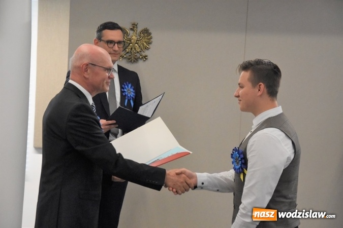 Zdjęcie w galerii na portalu naszwodzislaw.com: Pamiątkowy mural na piętnastą rocznicę wstąpienia Polski do UE [FOTO i WIDEO] wiadomości z regionu